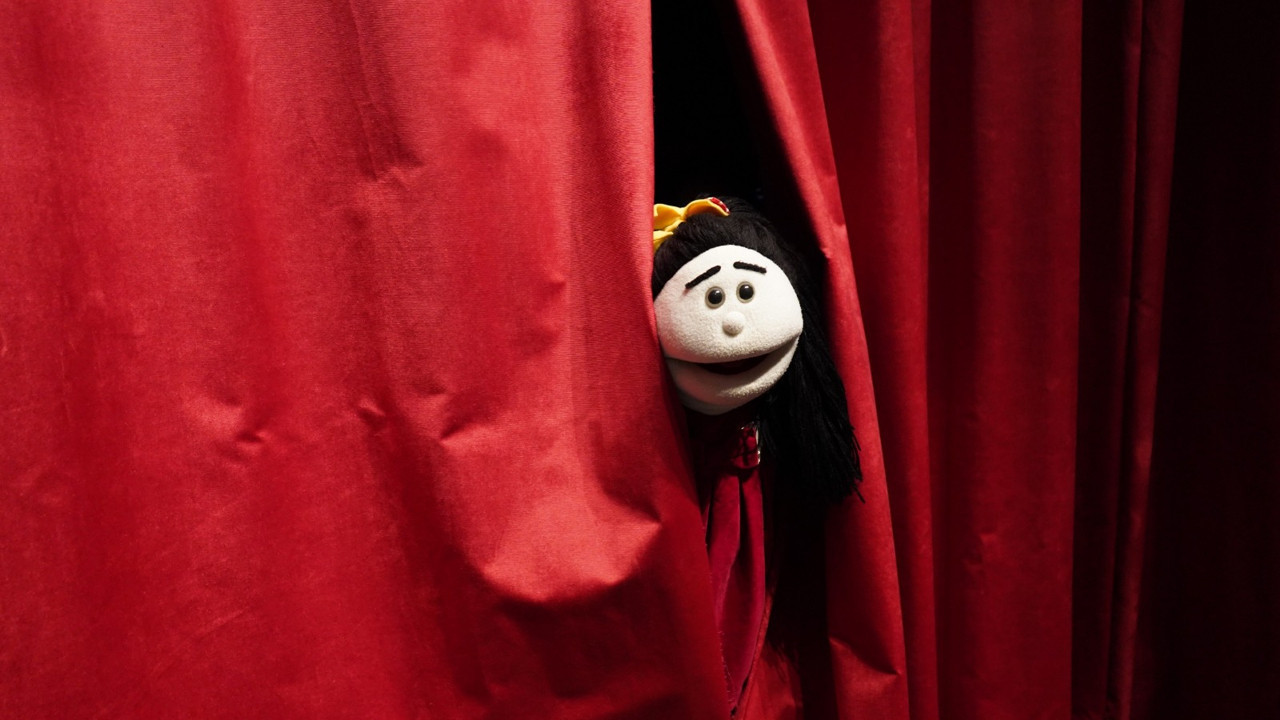 Çocuklar kukla gösterisi ve tiyatro oyunlarıyla hem eğlendi hem öğrendi