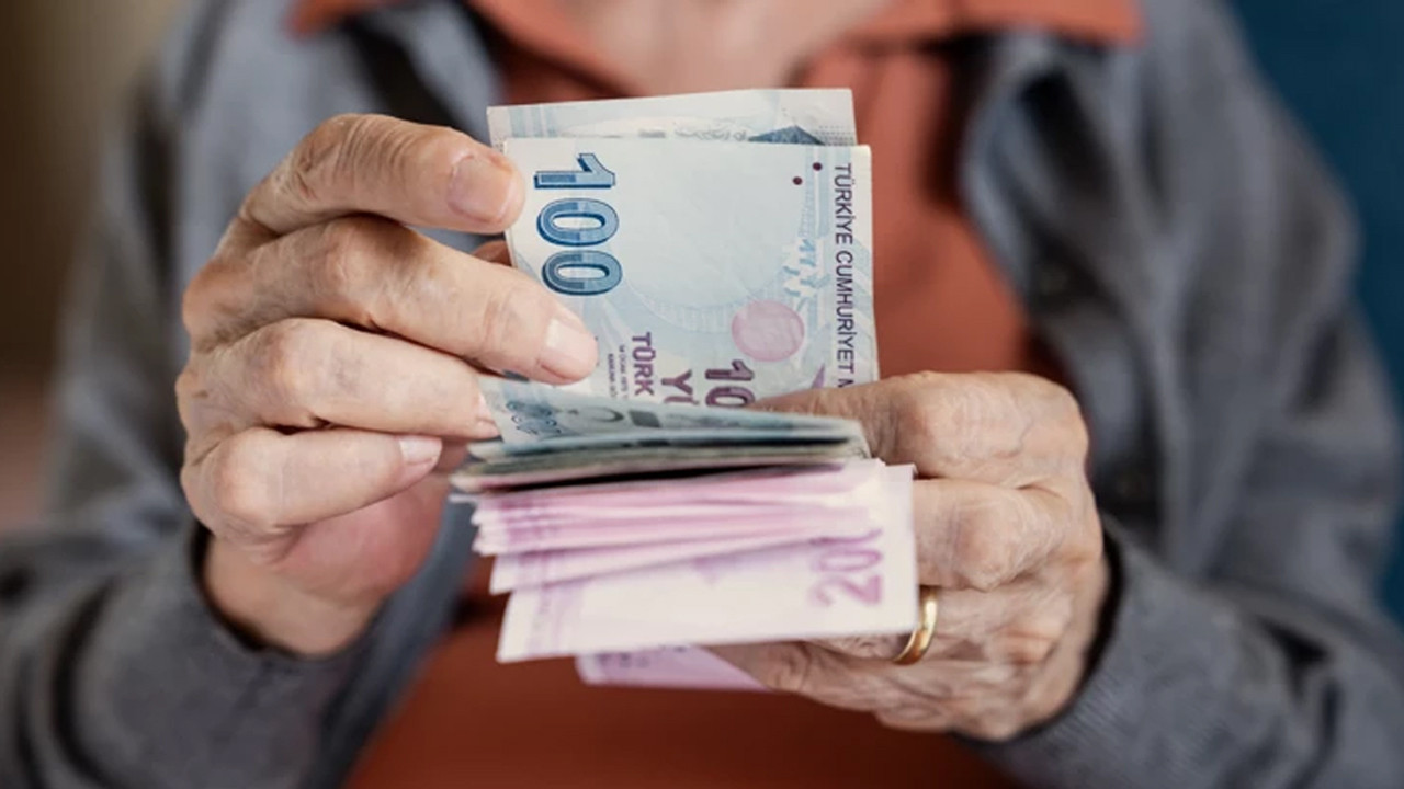 Tüm emekli maaşları yükselebilir: SGK uzmanı Özgür Erdursun formülü verdi