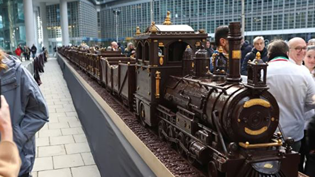 Çikolatadan dev rekor: Milano’da tarihe geçen tren