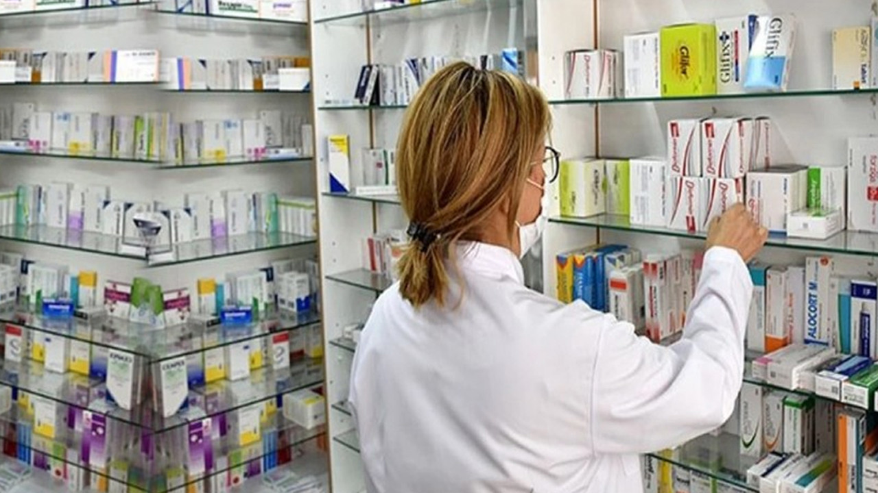 Eczacılar iki ateş arasında kaldı: Bir yanda Suriyeliler diğer yanda işsizlik