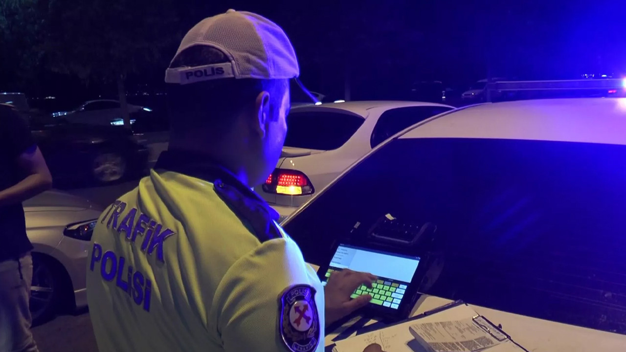 İzmir'de trafikte tartıştığı kişiye saldırmıştı... Ehliyetine 2045 yılına kadar el konuldu