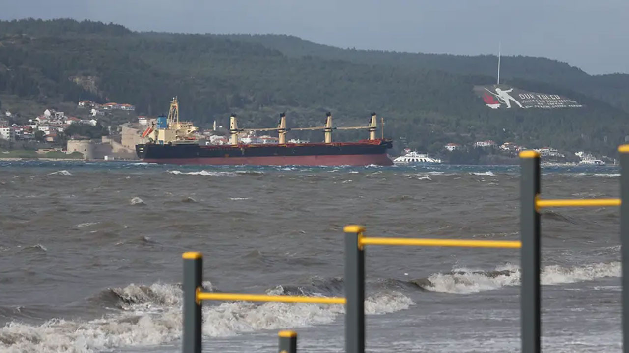 Çanakkale Boğazı trafiğe kapatıldı