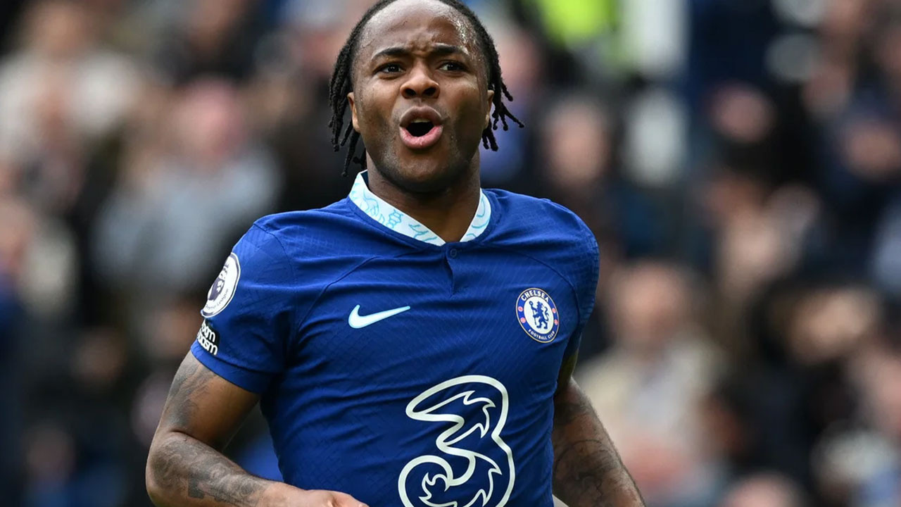 Chelsea Raheem Sterling ile yollarını ayırdı