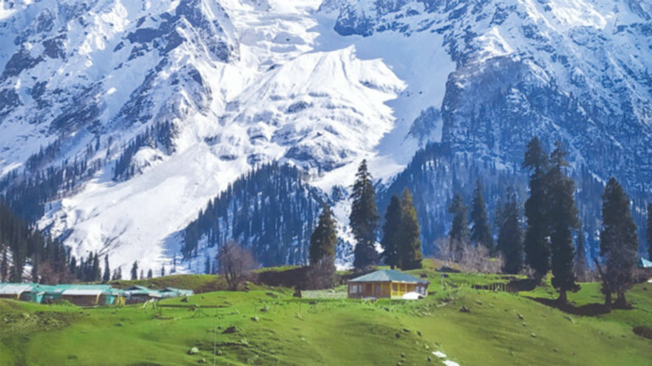 Hindistan’da turistik bölgede çığ paniği: Sonamarg’da çığ düştü, uçuşlar iptal edildi