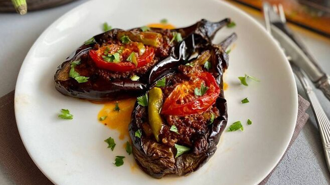 Patlıcanın en lezzetli hali: Evde profesyonel karnıyarık yapımı