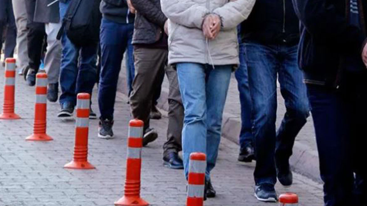 Uşak'ta uyuşturucu operasyonunda yakalanan 3 şüpheli tutuklandı