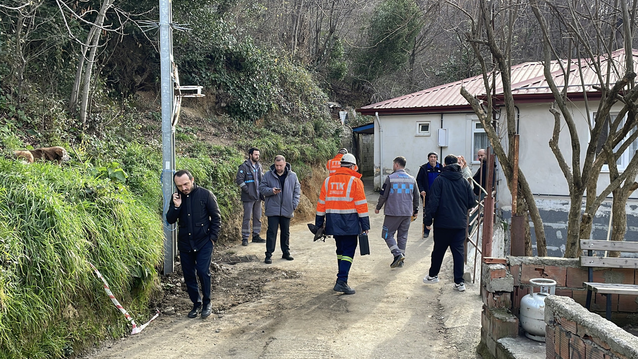 Zonguldak’ta evin altından fışkıran ölüm: Ekipler alarma geçti: Ev boşaltıldı
