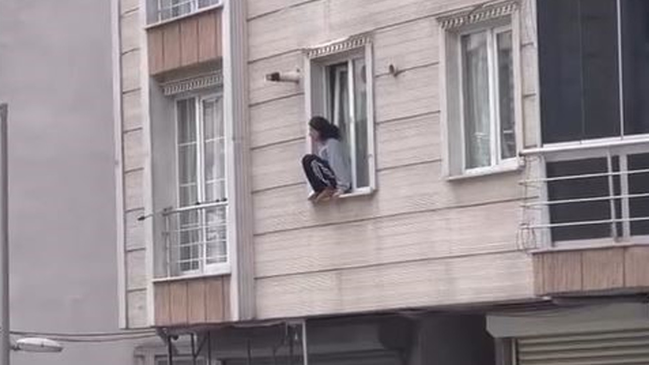 Eve kilitlenen kadının sessiz çığlığı: Yürekleri dağladığı an yaşandı