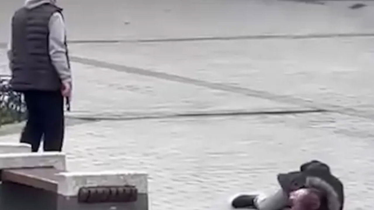 İstanbul'un göbeğinde silahlı saldırı: Önce vurdu sonra başında bekledi