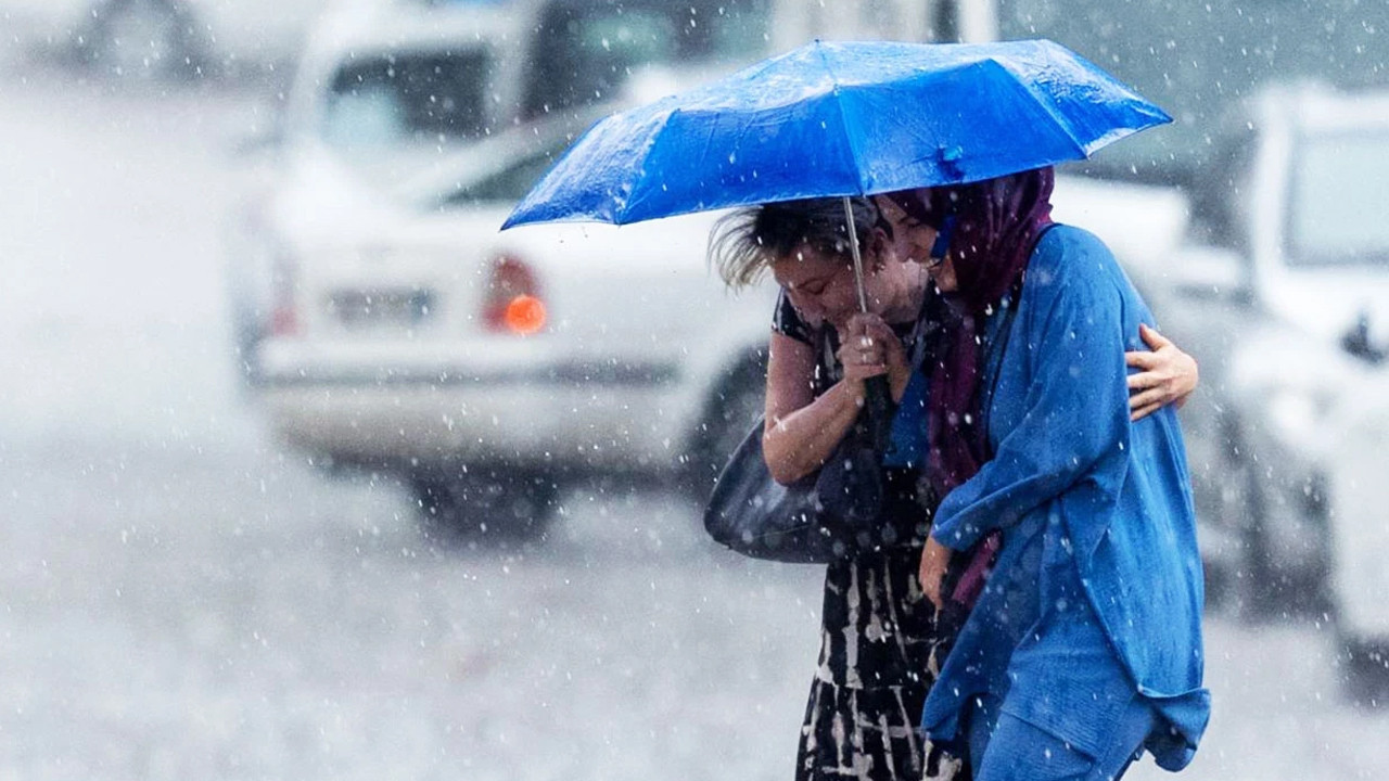 Meteoroloji’den il il çok kuvvetli sağanak yağış uyarısı: Şemsiyesiz sakın dışarı çıkmayın