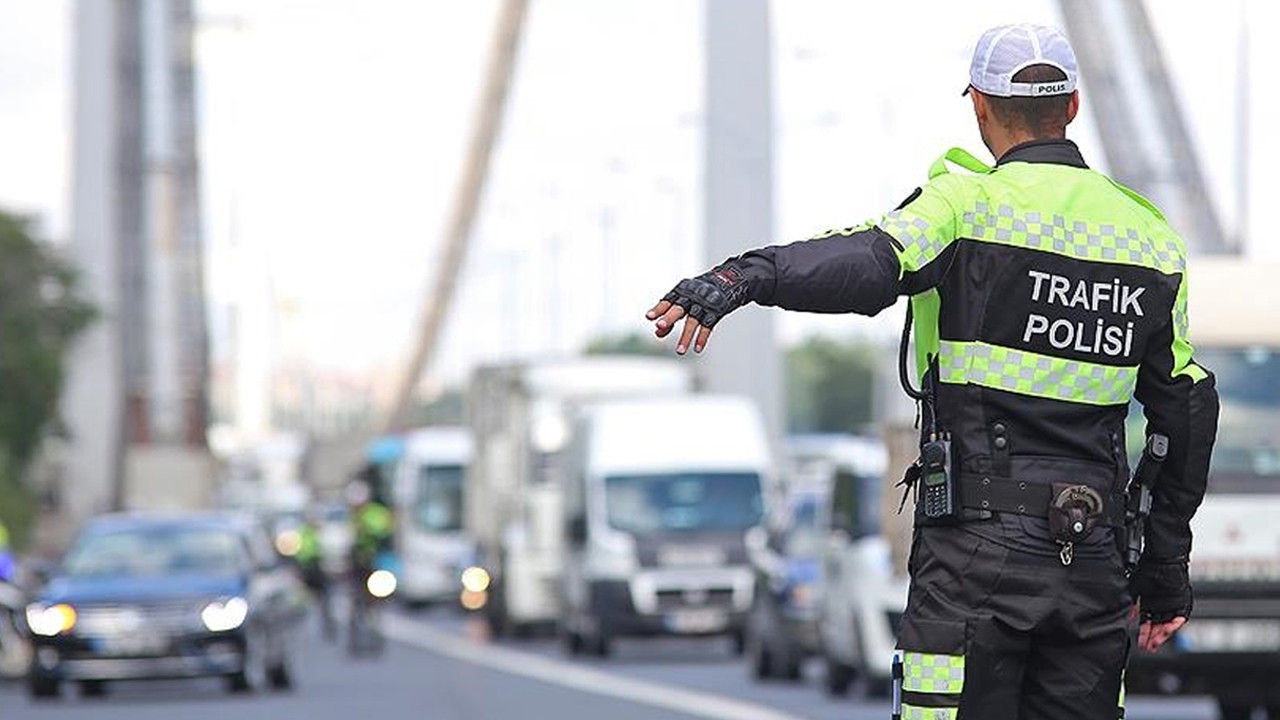 Milyonlarca sürücüyü ilgilendiriyor: 200 bin TL cezası var… Trafikte yeni dönem