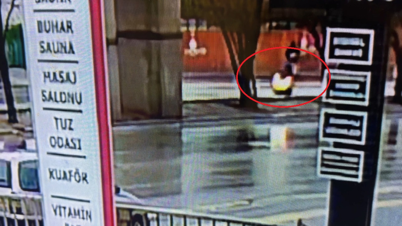 Kaygan yolda motosiklet dehşeti: Genç sürücü ağaca çarparak hayatını kaybetti