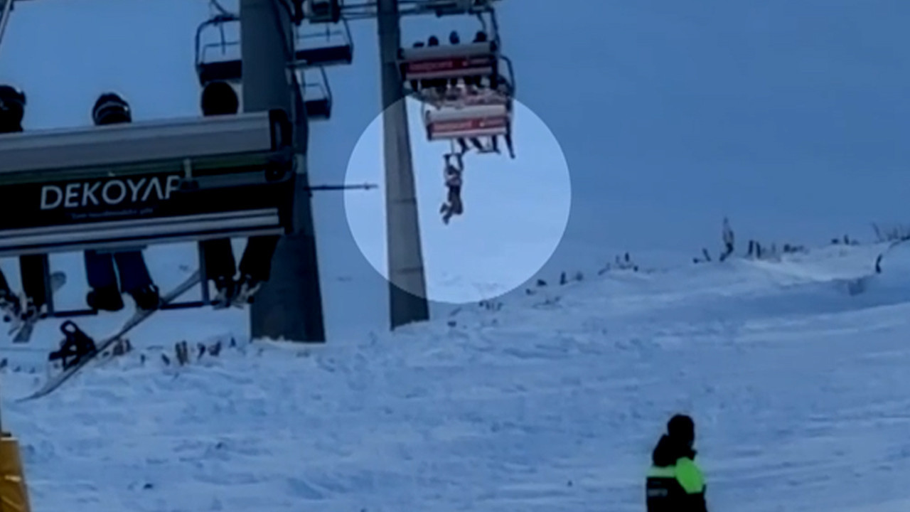 Ölümle burun buruna: Erciyes’te kayakçı havada asılı kaldı