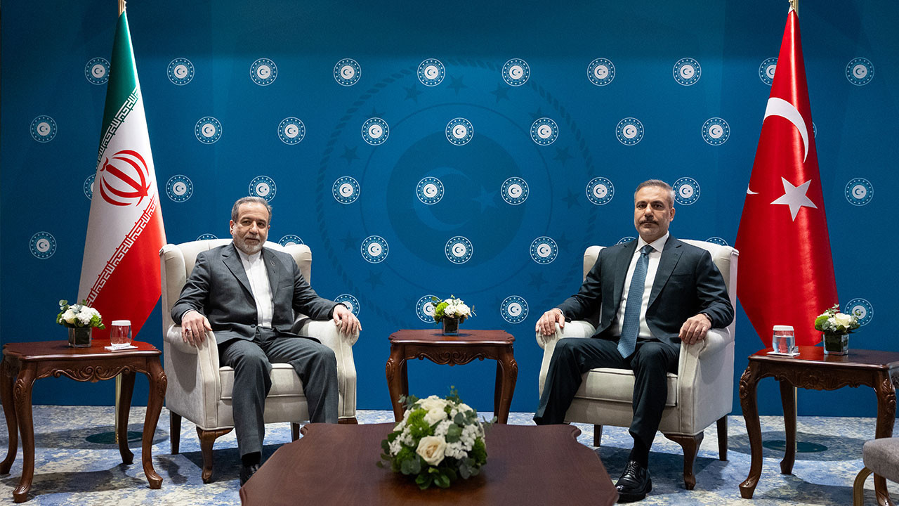 İstanbul’da kritik randevu: Hakan Fidan, Arakçi ile görüşüyor