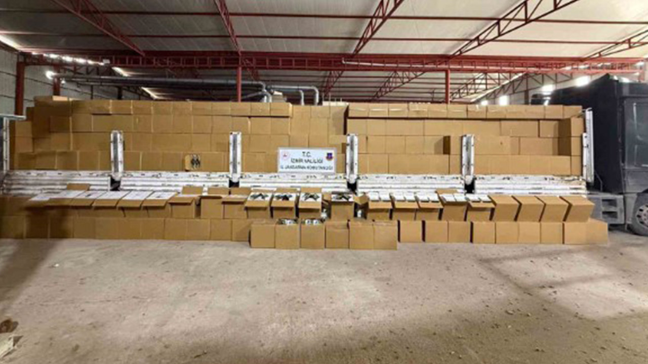 İzmir'de ele geçrildi: Tam 12 milyon 720 bin adet