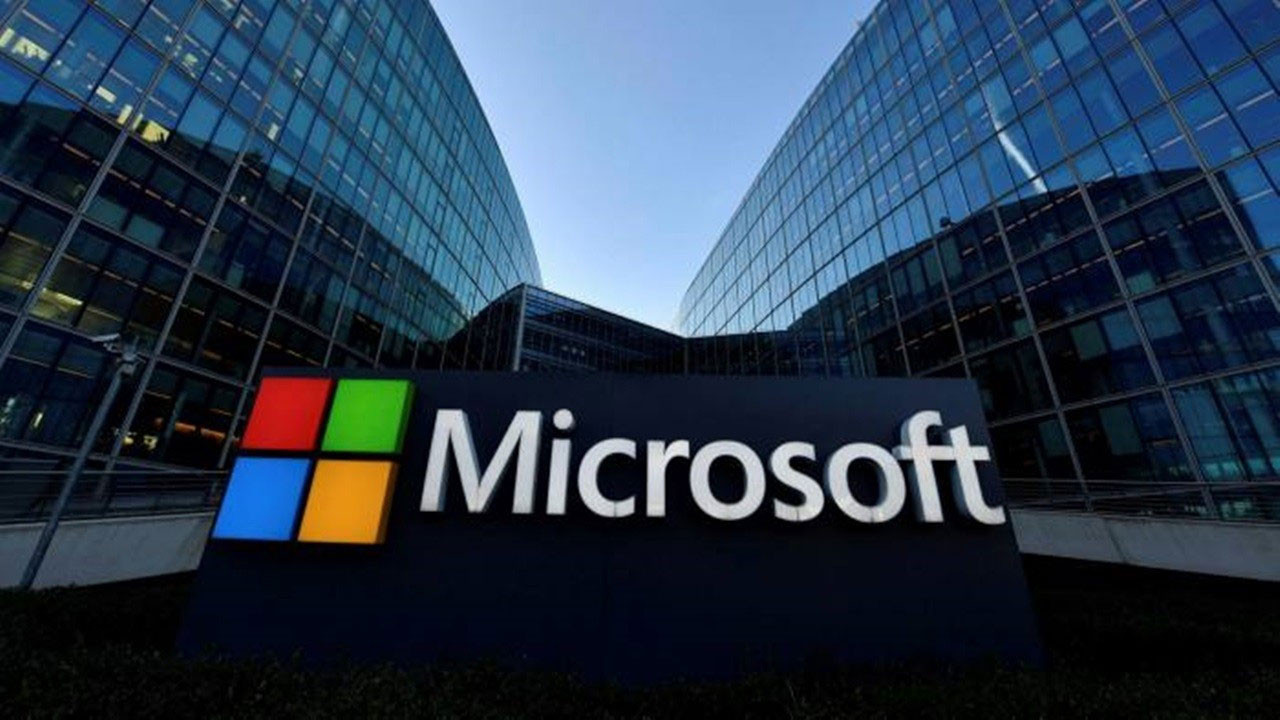 Microsoft bir günde servet kaybetti: Şirket tarihine geçti