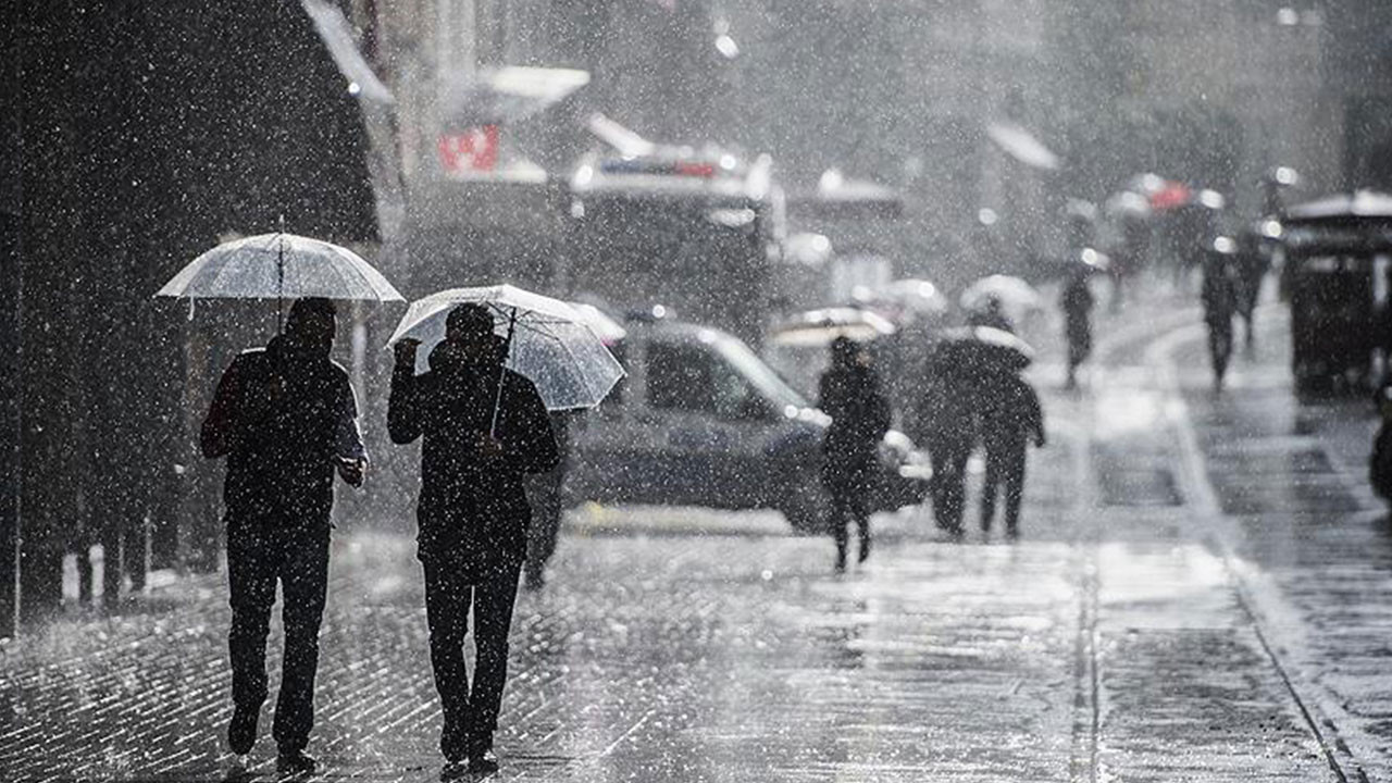 AKOM İstanbulluları tarih vererek uyardı: Fırtına geliyor