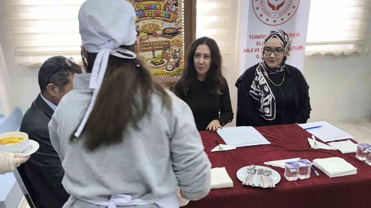 Elazığ’da çocuklara yönelik yemek yarışması: Ortaya renkli görüntüler çıktı