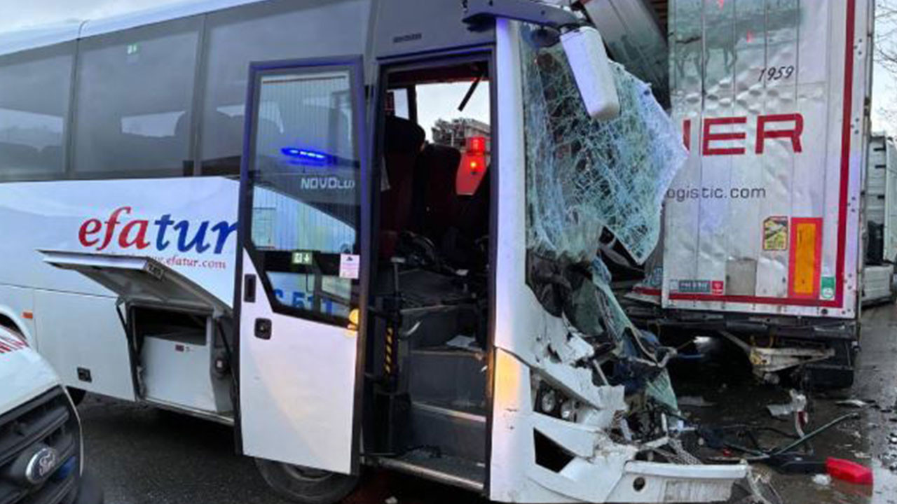 İstanbul Pendik'te feci kaza: Onlarca kişi yaralandı