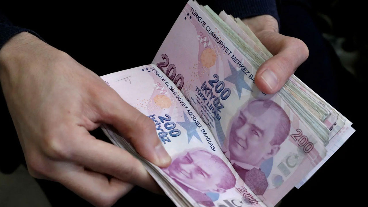 Vatandaş sadece bankalara değil arkadaşlarına ve ailesine de borçlu