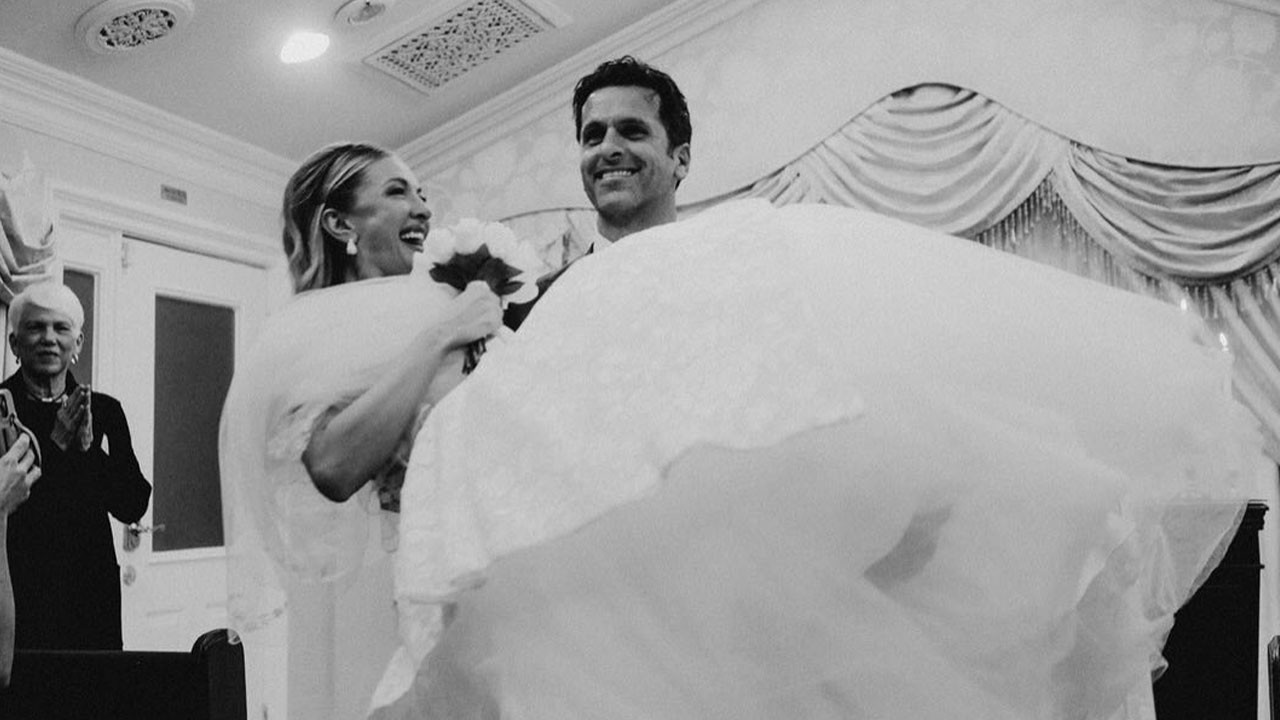 Yasemin Kay Allen çiftinden romantik poz: Sessiz sedasız evlenmişti