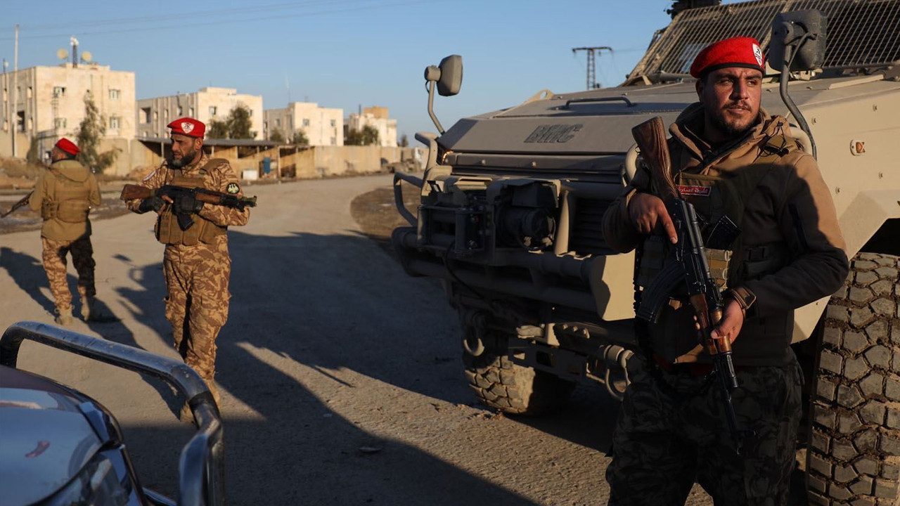 Irak 450 IŞİD mahkumunu teslim aldı