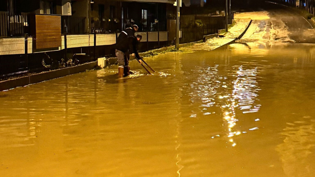 Kuşadası’nda sağanak alarmı: Belediye ekipleri sahada