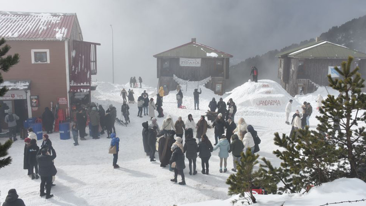 Zigana’da son gün coşkusu: Yarıyıl tatili biterken pistler doldu taştı