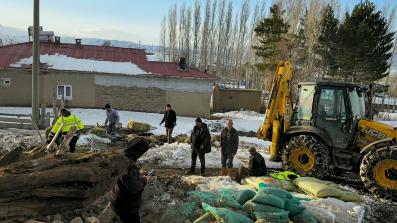 Sivas’ta ağıl çöktü: 40 koyun hayatını kaybetti