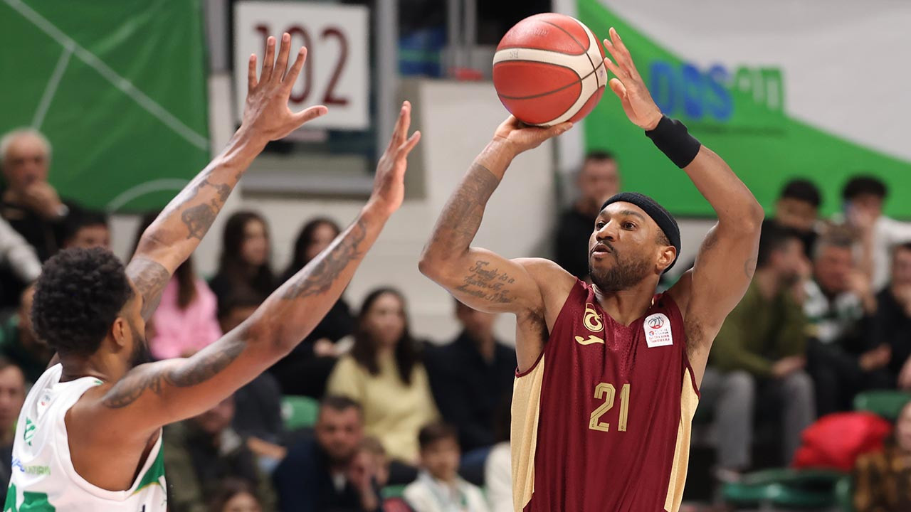 Trabzonspor Bursa'da galibiyet serisini 9 maça çıkardı: Reed yine büyüledi