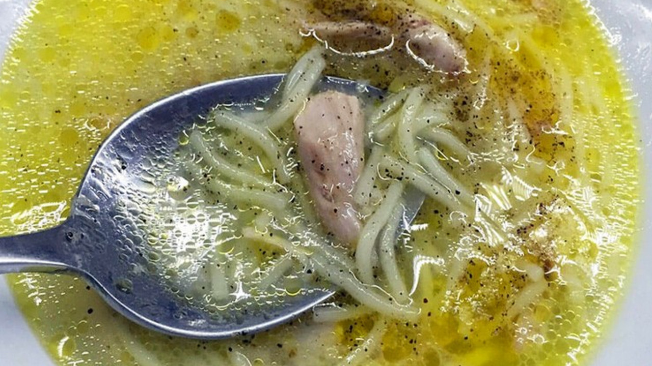 Annelerimizin şifalı tavuk suyu çorbası sırları