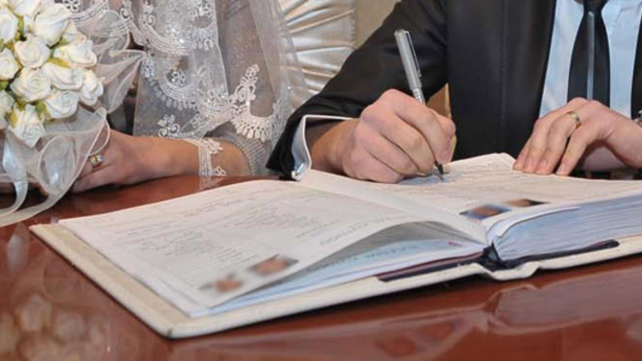 Çiftler bu tarihler için yarışıyor: Nikah dairelerinde randevu krizi