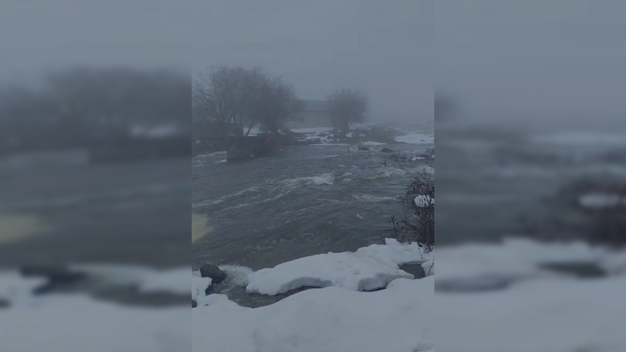 Elazığ’da kar ve yağmur birleşti: Kalecik deresi taştı