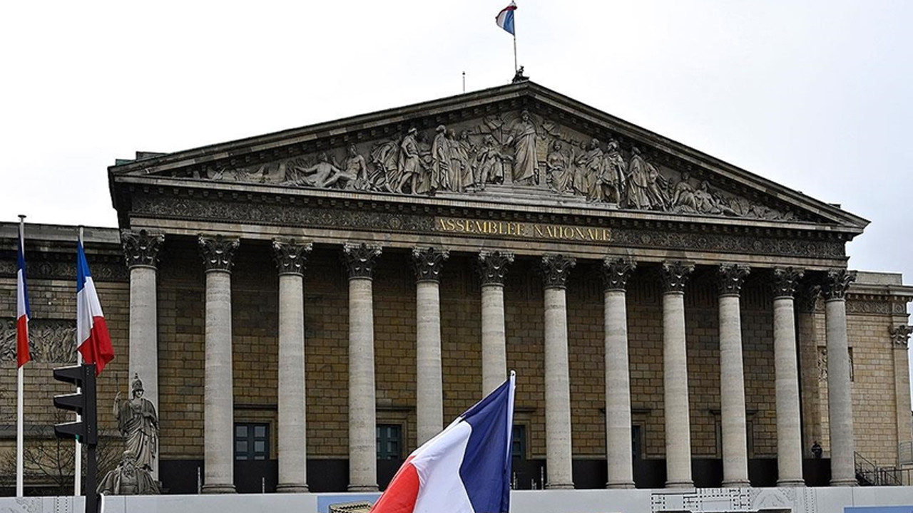 Fransa'da muhalefetin gensorularına ret