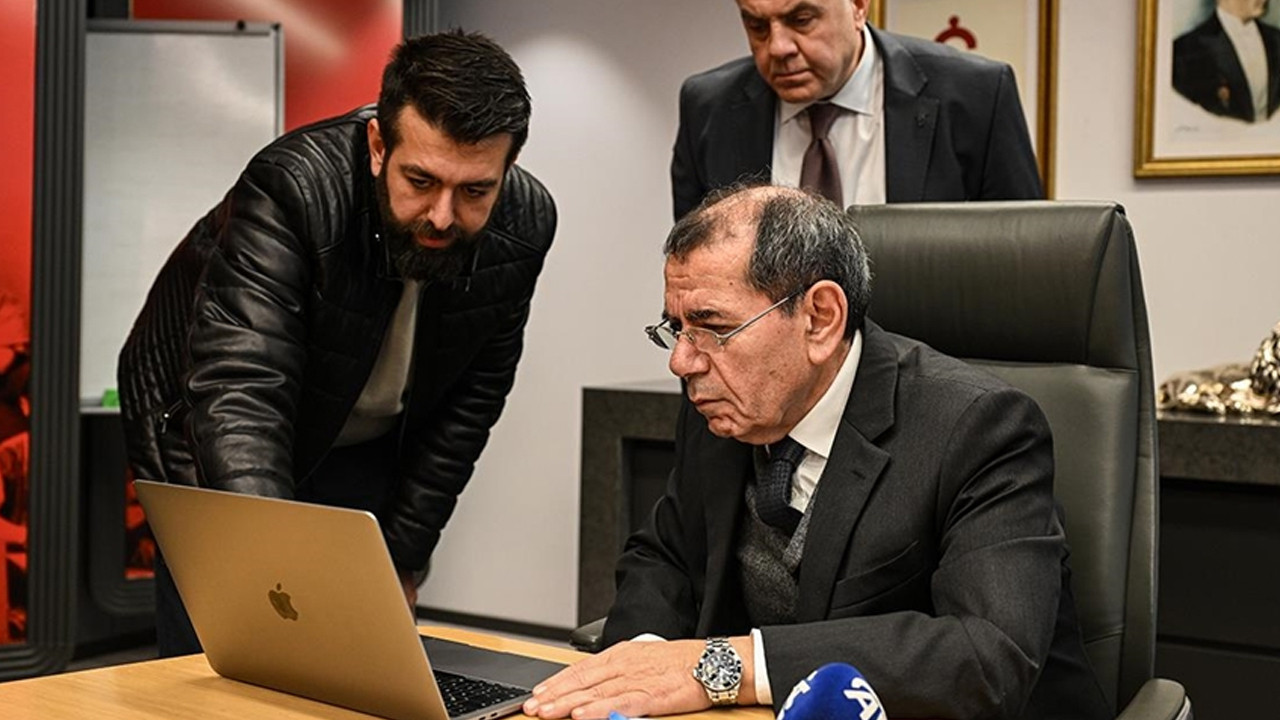 Galatasaray Başkanı Dursun Özbek, AA’nın “Yılın Kareleri” oylamasına katıldı