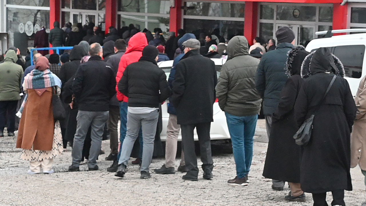 Her Ramazan öncesi değişmeyen manzara: Ucu bucağı yok… Yiyin efendiler yiyin