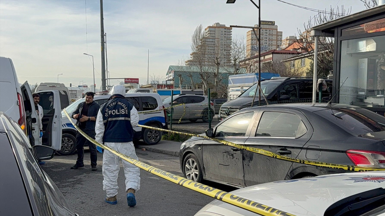 İstanbul’da park halindeki araca silahlı saldırı: Sürücü omuzundan vuruldu