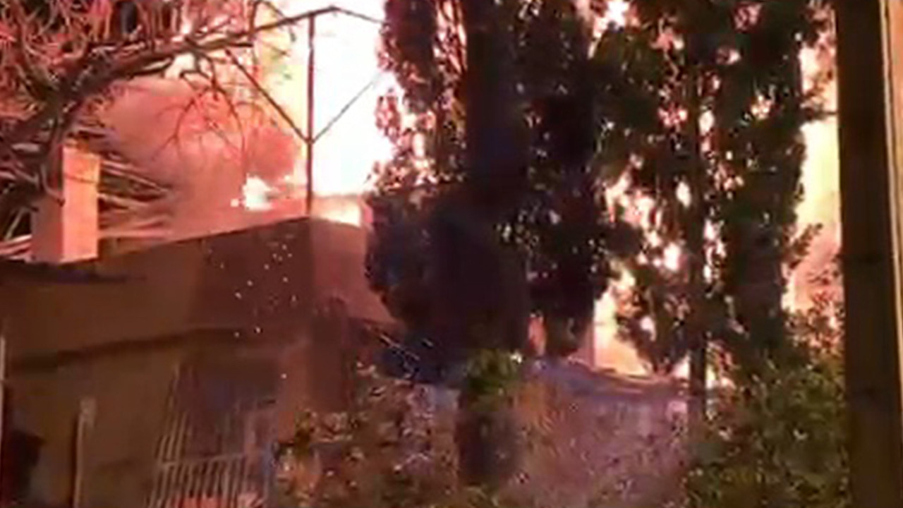 Adana'da ev yangını