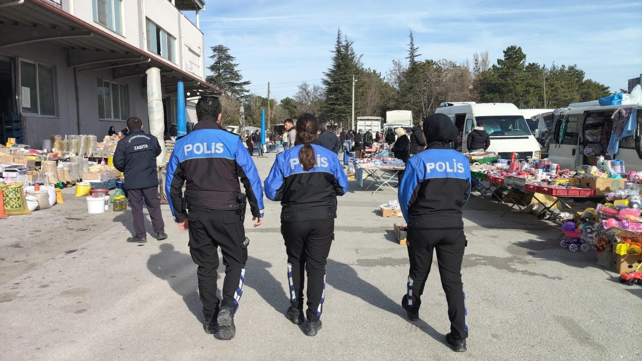 Afyonkarahisar’da polis dolandırıcılara karşı vatandaşları böyle uyardı