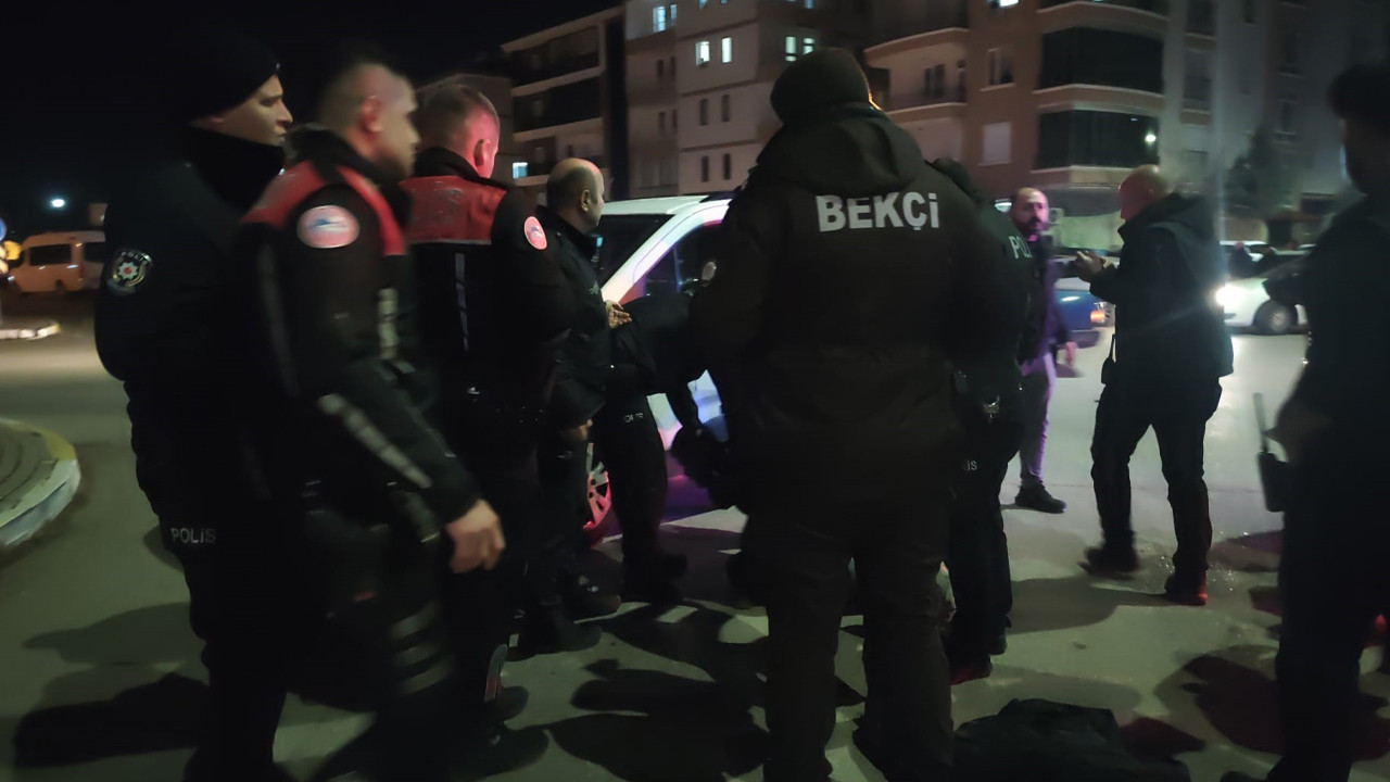 Aksaray’da maddi hasarlı trafik kazası sonrası arbede: 5 kişi gözaltına alındı