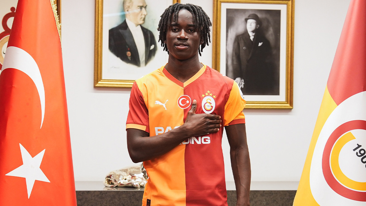 Galatasaray Nhaga'yı 6.5 milyon Euro'ya transfer ettiğini resmen duyurdu