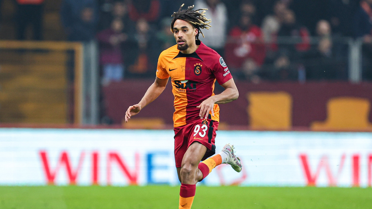 Galatasaray sağ beke eski futbolcusu Sacha Boey'i getiriyor