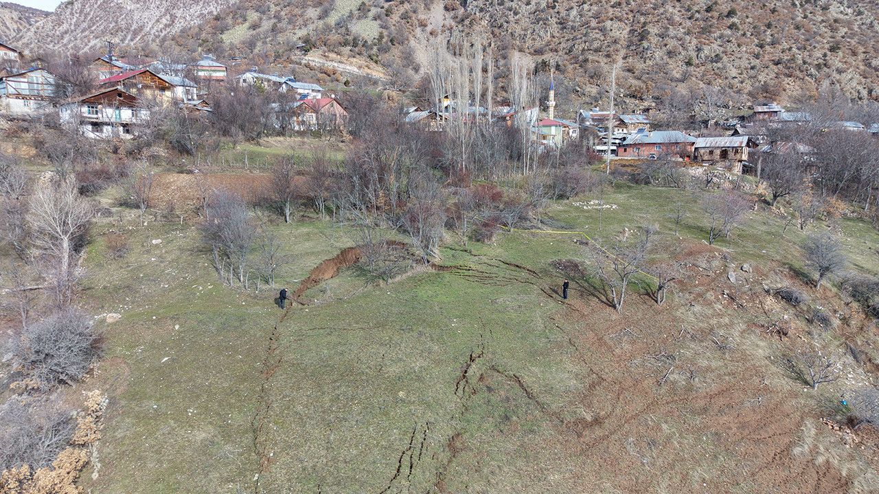Koyulhisar’da heyelan korkusu: AFAD raporu bekleniyor