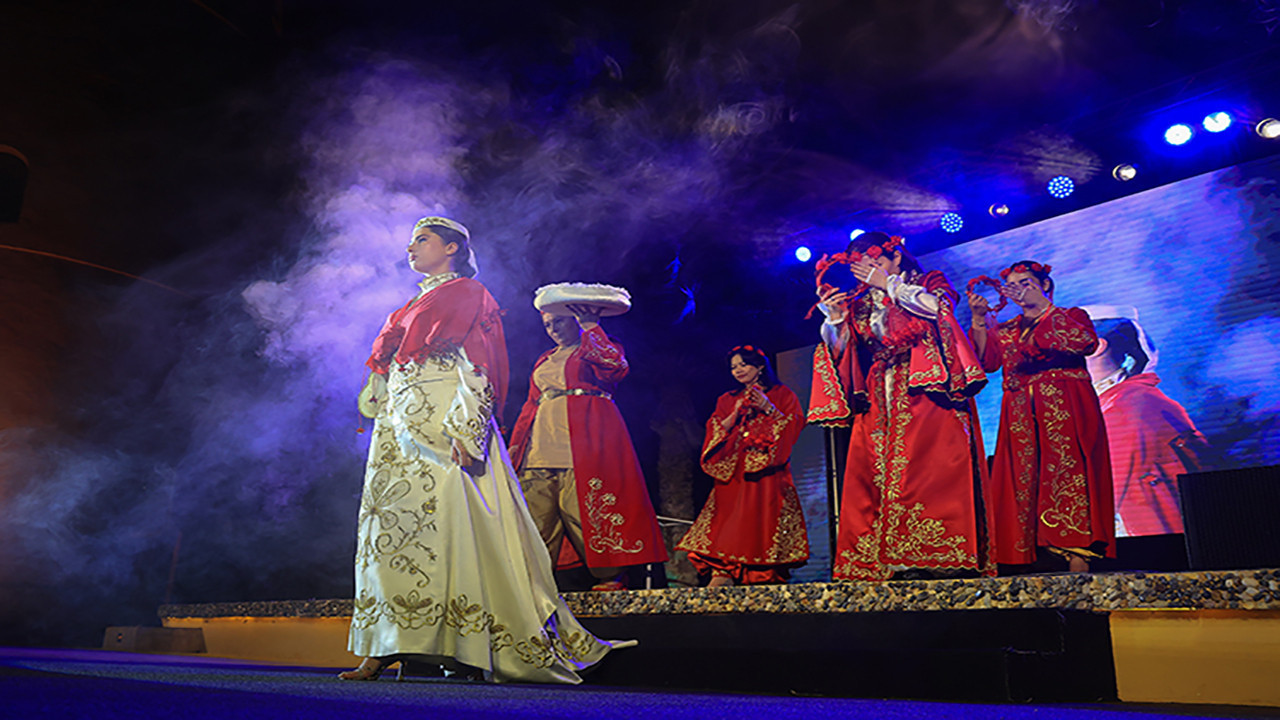 350 yıllık gizemli kıyafetler ortaya çıktı: ‘Sarayın İncileri’ Umman’da