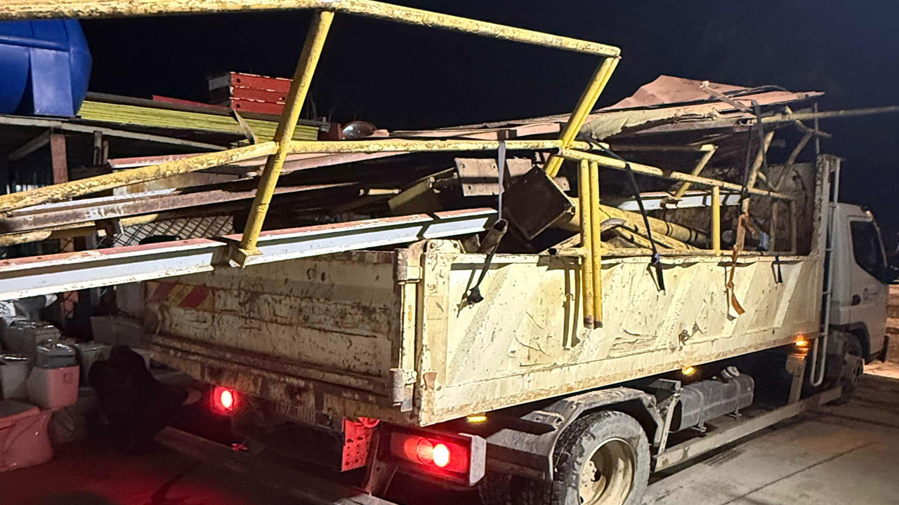 Antalya'da demir hırsızları: Oksijen tüpüyle kesip çaldılar: Piyasa değeri 6 milyon lira