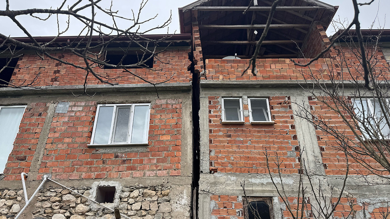 Bartın'da heyelan: 3 evde zarar var