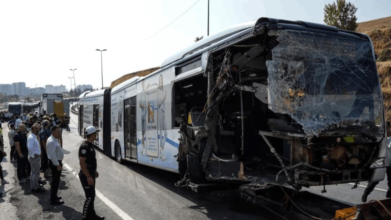 Küçükçekmece'deki metrobüs kazasında tutuklu şoför tahliye edildi
