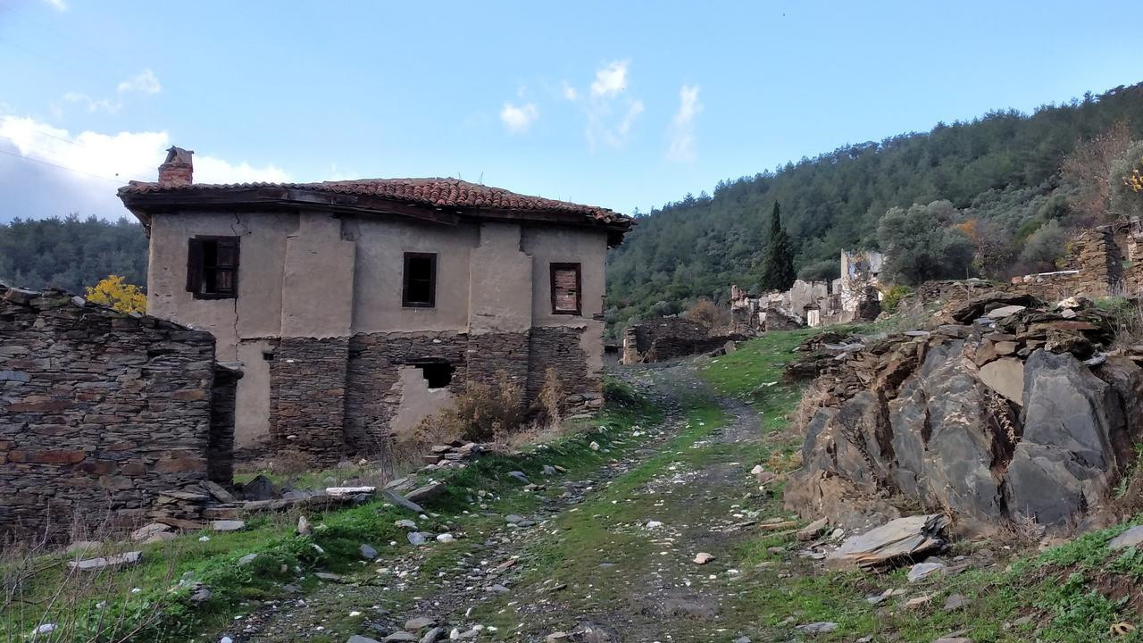 Muğla'daki Meyistan cinli köyü bugün sadece koyunların mekanı
