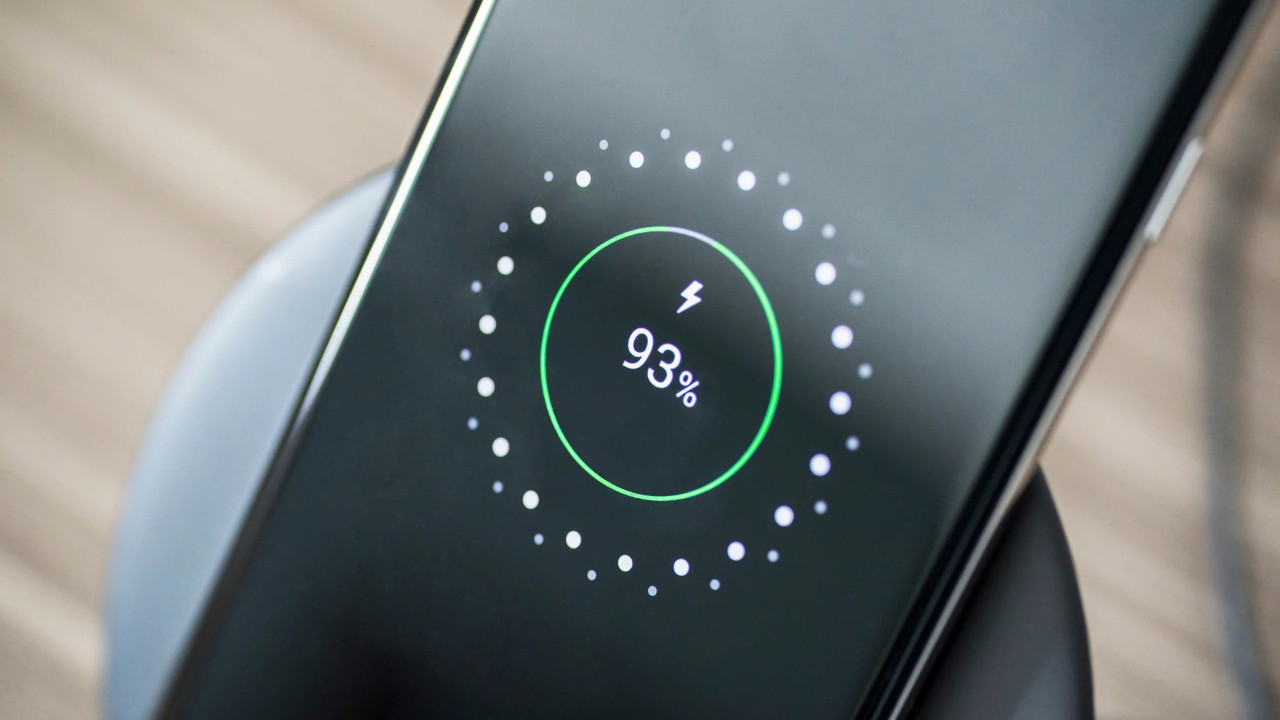 Samsung’un yeni kablosuz şarj standı ortaya çıktı: Özellikler ve çıkış tarihi