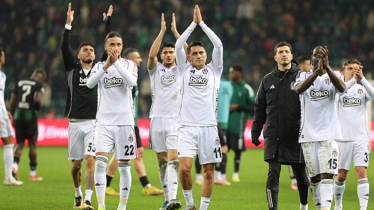 Beşiktaş için uçakların biri indi biri kalktı: İlk 11 neredeyse tamamen değişti